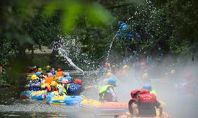 Tourists Experience River Rafting in Huai'an