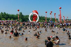 Fish Competition in Jinin