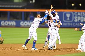 Los Angeles Dodgers v New York Mets