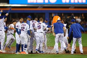 Los Angeles Dodgers v New York Mets