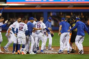 Los Angeles Dodgers v New York Mets