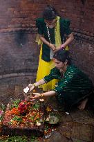 NEPAL-KATHMANDU-SHRAWAN-PRAYERS