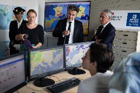 Christophe Bechu visits Meteo France headquarters - Saint-Mande