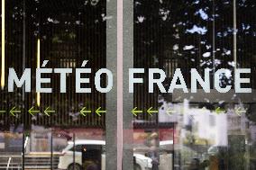 Christophe Bechu visits Meteo France headquarters - Saint-Mande