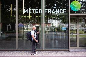 Christophe Bechu visits Meteo France headquarters - Saint-Mande