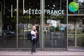 Christophe Bechu visits Meteo France headquarters - Saint-Mande