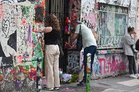 Tribute to Jane Birkin at the house of Gainsbourg in Paris