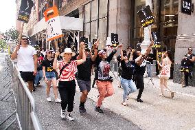 SAG-AFTRA Strikers At Netflix HQ - NYC