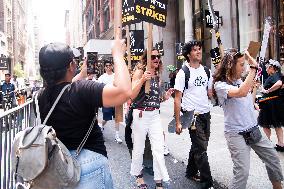 SAG-AFTRA Strikers At Netflix HQ - NYC