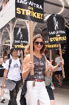 SAG-AFTRA Strikers At Netflix HQ - NYC