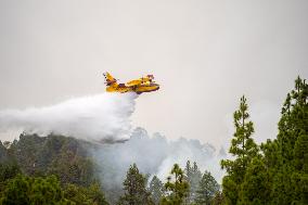 La Palma Fire Rages - Canary Islands
