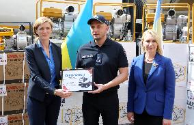 Ukrainian rescuers receive modern equipment from US