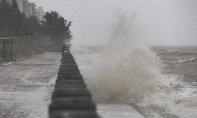 CHINA-HAINAN-TYPHOON TALIM (CN)