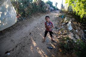Heatwave And Power Shortages Hit Gaza