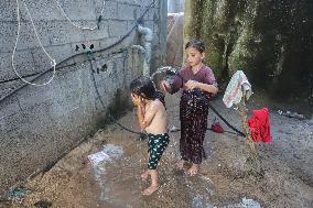 Heatwave And Power Shortages Hit Gaza