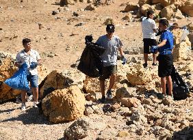 LEBANON-TRIPOLI-BEACH-CLEANING