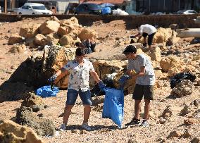 LEBANON-TRIPOLI-BEACH-CLEANING