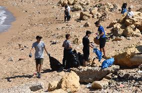 LEBANON-TRIPOLI-BEACH-CLEANING