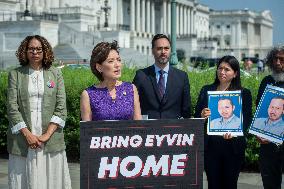 Press Conference For The Release Of Eyvin Hernandez - Washington