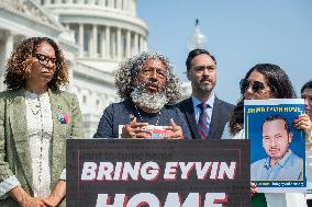 Press Conference For The Release Of Eyvin Hernandez - Washington