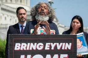 Press Conference For The Release Of Eyvin Hernandez - Washington