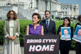 Press Conference For The Release Of Eyvin Hernandez - Washington