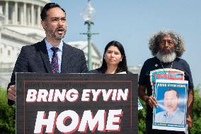 Press Conference For The Release Of Eyvin Hernandez - Washington