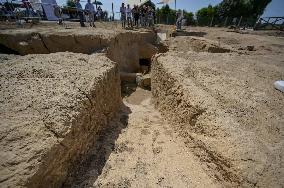 Discovery Of An Intact 2600-Year-Old Etruscan Tomb - Rome