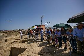Discovery Of An Intact 2600-Year-Old Etruscan Tomb - Rome