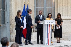 Handover ceremony at the Ministry of Education - Paris