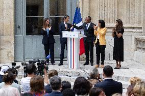 Handover ceremony at the Ministry of Education - Paris