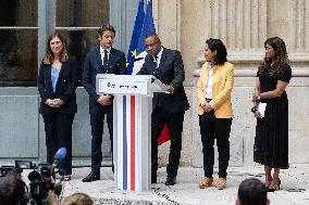 Handover ceremony at the Ministry of Education - Paris