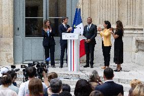 Handover ceremony at the Ministry of Education - Paris