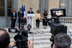 Handover ceremony at the Ministry of Education - Paris