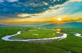 Mogoler River Sunrise Scenery in Hulunbuir