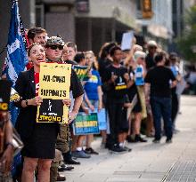 SAG-AFTRA pickets Barbie screening