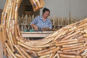 Waste Raw Materials Make Crafts in Anqing, China