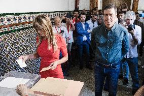 Pedro Sanchez votes for the general elections - Madrid