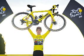 Jonas Vingegaard Wins Second Successive Tour De France - Paris