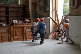 Removing rubble at Transfiguration Cathedral in Odesa