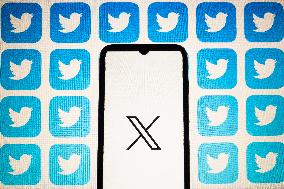 Elon Musk Changes Twitter Bird Logo To X