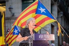 Protest Of The Catalan National Assembly After The General Elections.