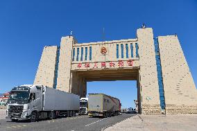 CHINA-XINJIANG-ALATAW PASS-CROSS-BORDER E-COMMERCE (CN)