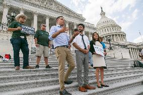 Congressman Casar Leads Thirst Strike At U.S. Capitol