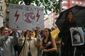 Hundreds Protest In Poland For Abortion Rights