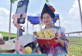 Live Broadcast Sell Fruits in Qiandongnan, China