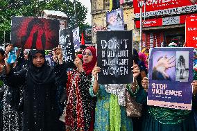 Muslim Woman Protest Against Violence On Woman In Manipur.