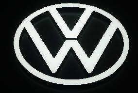Volkswagen Invests Xiaopeng Auto