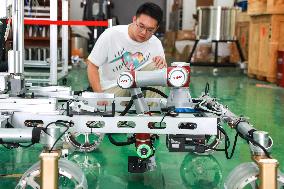 (EyesonSci)CHINA-GUIZHOU-FAST-TELESCOPE-ROBOTIC SYSTEM (CN)