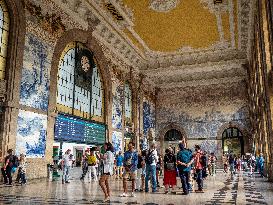 Daily Life In Porto